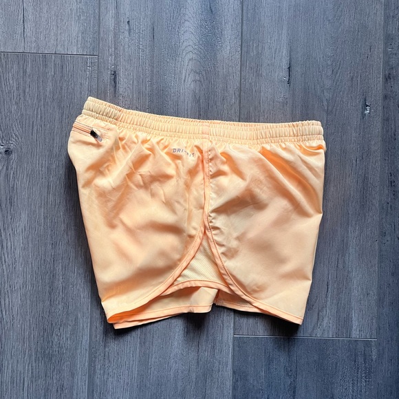 Women Nike Dri fit shorts - Picture 2 of 8